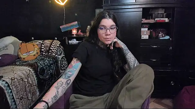 Snapshot of Lilmarieee chatting on March 19, 2025, 10:09 pm Lilmarieee online show from March 19, 2025, 10:09 pm