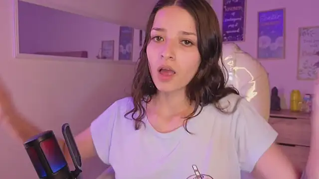 Amaia Daniells online show from October 16, 2025, 3:51 am