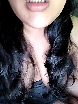 Annerae online show from March 15, 2026, 8:04 pm