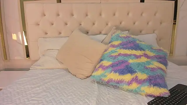 Snapshot of Meghan_stonne_ chatting on November 30, 2025, 7:07 pm Meghan stonne online show from November 30, 2025, 7:07 pm