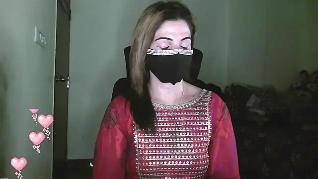 Cute Sonii online show from April 6, 2026, 11:11 am