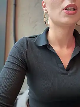 Snapshot of YOUR-KARINA chatting on October 29, 2025, 9:55 am YOUR-KARINA online show from October 29, 2025, 9:55 am