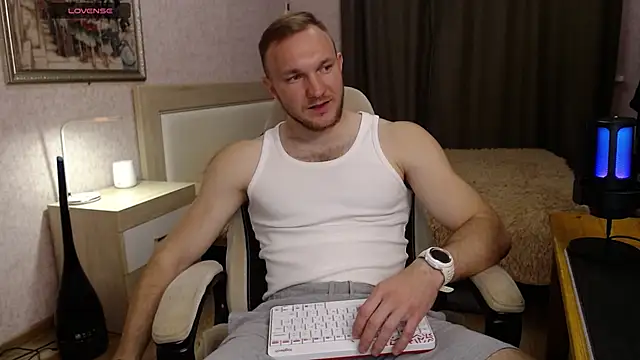 Toress1 online show from April 18, 2026, 7:58 pm