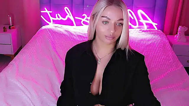 AllwaysHotJ online show from October 26, 2025, 2:17 am