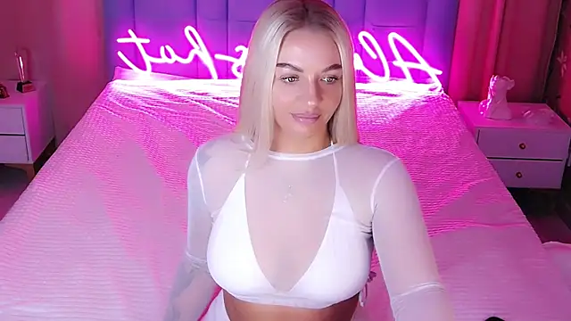 AllwaysHotJ online show from November 3, 2025, 2:13 am