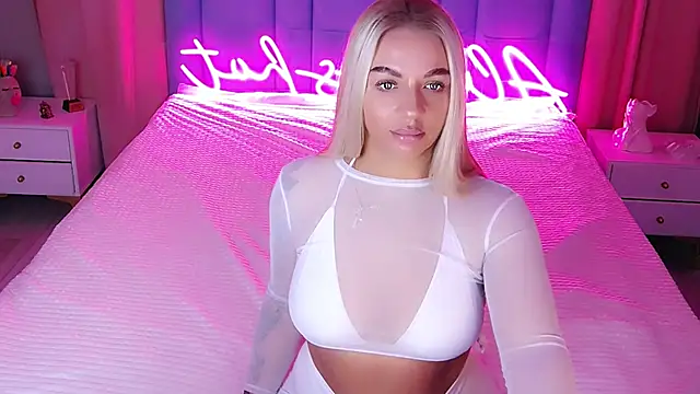 AllwaysHotJ online show from November 4, 2025, 2:10 am