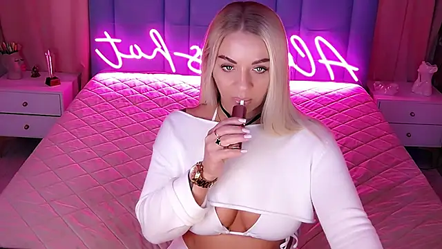 AllwaysHotJ online show from March 8, 2026, 1:47 am