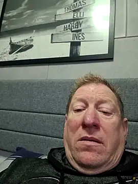 tomtom111111 online show from November 30, 2025, 11:25 am