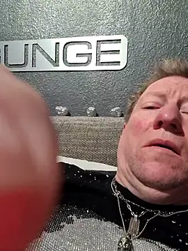 tomtom111111 online show from April 25, 2026, 2:25 am