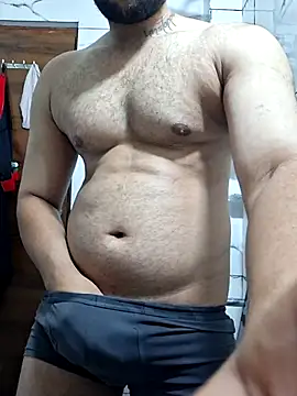 Snapshot of GYMBOY0071 chatting on October 10, 2025, 10:31 pm GYMBOY0071 online show from October 10, 2025, 10:31 pm