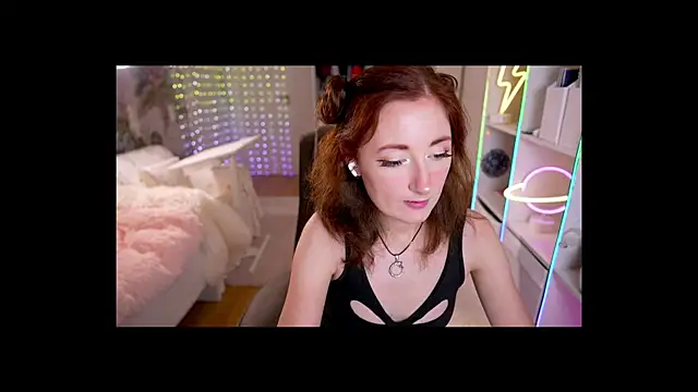 Cissy Glitter online show from November 11, 2025, 8:09 pm