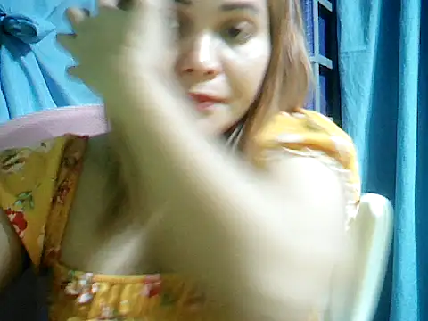 ashlylove25 online show from June 12, 2026, 7:35 pm