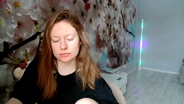 ConnieDaw online show from February 17, 2025, 5:47 am