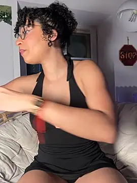 Snapshot of Lauyako chatting on February 1, 2026, 4:49 pm Lauyako online show from February 1, 2026, 4:49 pm