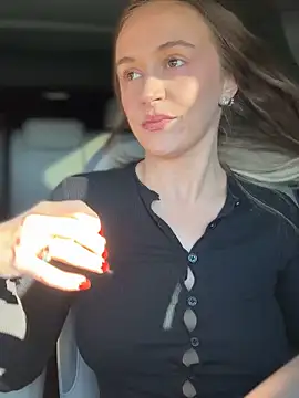 lunagirl13 online show from October 20, 2025, 9:59 pm