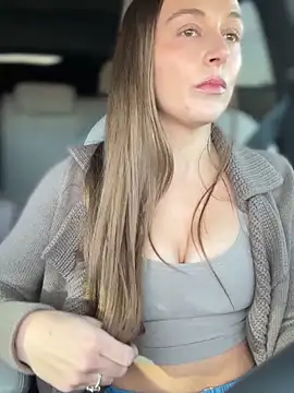 lunagirl13 online show from November 10, 2025, 9:58 pm