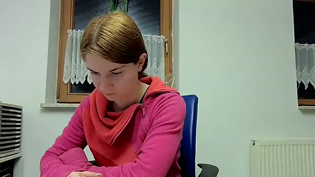 Snapshot of Geile-Luna chatting on February 14, 2026, 8:27 pm Geile-Luna online show from February 14, 2026, 8:27 pm