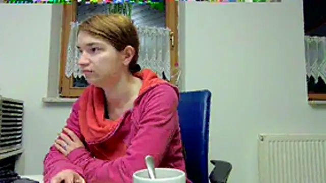 Snapshot of Geile-Luna chatting on February 15, 2026, 7:21 pm Geile-Luna online show from February 15, 2026, 7:21 pm