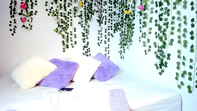 violeta milleer online show from March 8, 2025, 5:11 pm