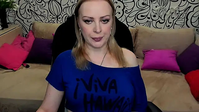 Hotdreamhere online show from May 26, 2026, 4:30 am