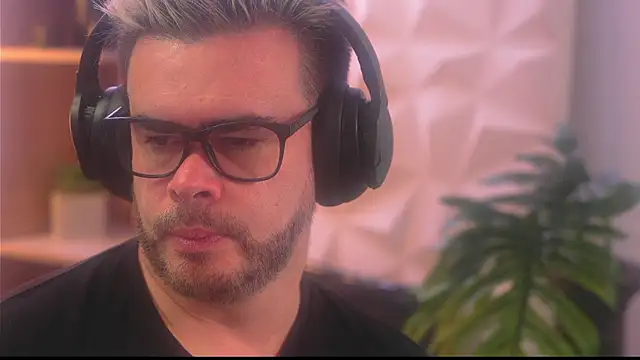 Snapshot of Sanders_White chatting on January 11, 2026, 1:49 pm Sanders White online show from January 11, 2026, 1:49 pm