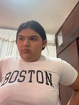 Lia sexx online show from February 12, 2026, 12:00 pm