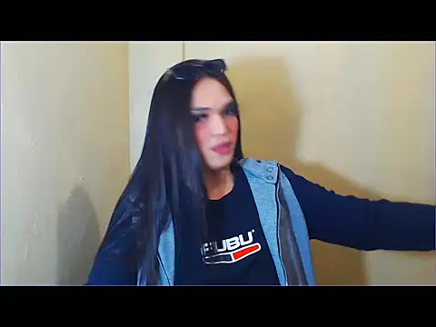 Snapshot of WONDERWOMAN2023 chatting on January 17, 2026, 11:04 am WONDERWOMAN2023 online show from January 17, 2026, 11:04 am