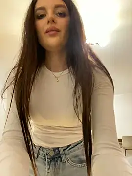 little belucci online show from March 8, 2025, 7:53 pm