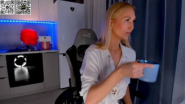 HotyPlays online show from March 3, 2025, 5:39 pm