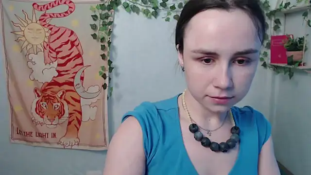 Snapshot of VeryVeryVeryShy_ chatting on July 1, 2026, 5:42 am VeryVeryVeryShy online show from July 1, 2026, 5:42 am