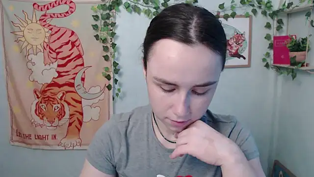 Snapshot of VeryVeryVeryShy_ chatting on July 2, 2026, 5:35 am VeryVeryVeryShy online show from July 2, 2026, 5:35 am