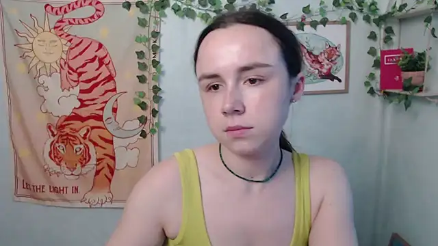 Snapshot of VeryVeryVeryShy_ chatting on July 16, 2026, 5:24 am VeryVeryVeryShy online show from July 16, 2026, 5:24 am