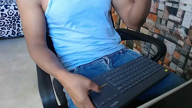 Snapshot of sexatlexx chatting on October 16, 2025, 2:40 pm sexatlexx online show from October 16, 2025, 2:40 pm