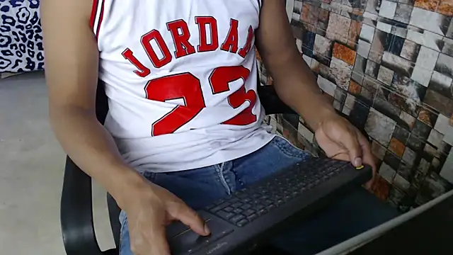 Snapshot of sexatlexx chatting on November 4, 2025, 9:03 pm sexatlexx online show from November 4, 2025, 9:03 pm