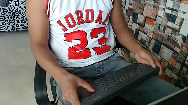 Snapshot of sexatlexx chatting on November 6, 2025, 9:05 pm sexatlexx online show from November 6, 2025, 9:05 pm