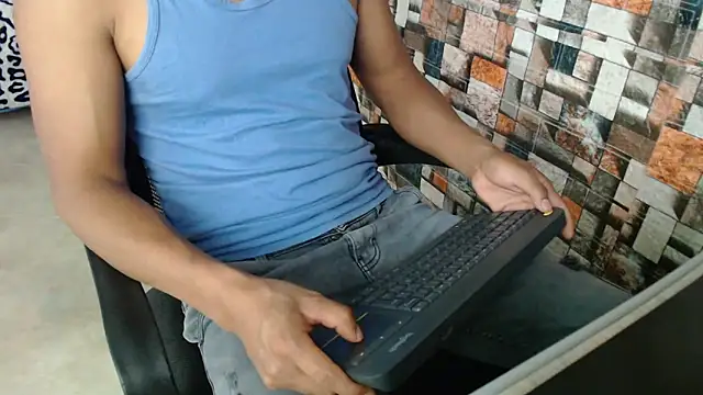 Snapshot of sexatlexx chatting on November 13, 2025, 9:14 pm sexatlexx online show from November 13, 2025, 9:14 pm