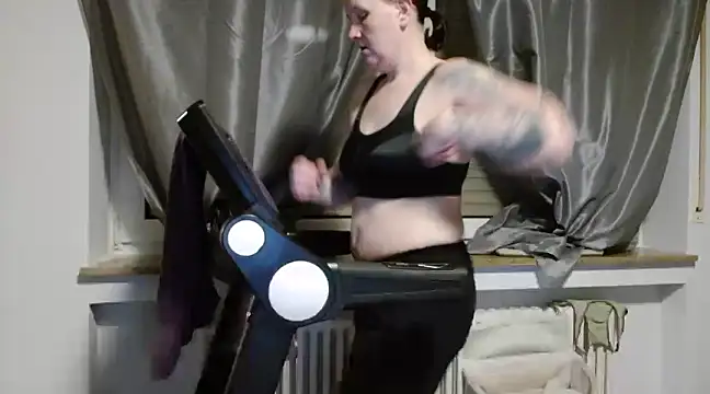 Snapshot of wetgerman_2 chatting on February 3, 2025, 3:27 pm wetgerman 2 online show from February 3, 2025, 3:27 pm
