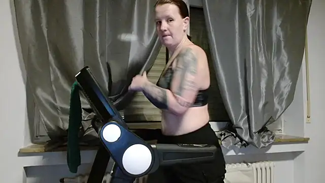 Snapshot of wetgerman_2 chatting on February 5, 2025, 11:12 am wetgerman 2 online show from February 5, 2025, 11:12 am