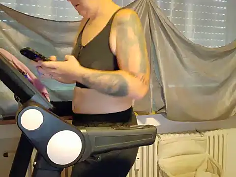 Snapshot of wetgerman_2 chatting on September 23, 2025, 10:07 am wetgerman 2 online show from September 23, 2025, 10:07 am