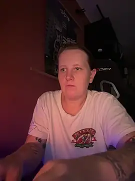 Snapshot of wetgerman_2 chatting on October 17, 2025, 8:11 pm wetgerman 2 online show from October 17, 2025, 8:11 pm