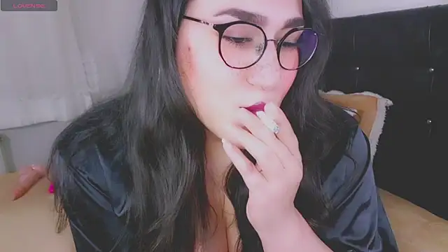 Snapshot of MERA_arab chatting on October 28, 2025, 11:29 pm MERA arab online show from October 28, 2025, 11:29 pm