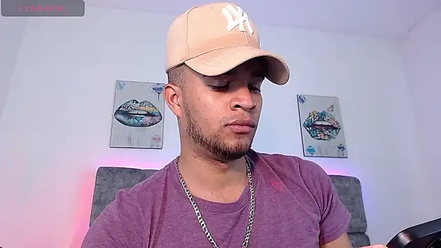 Snapshot of Bigcock_21cm_ chatting on December 5, 2024, 8:11 pm Bigcock 21cm  online show from December 5, 2024, 8:11 pm