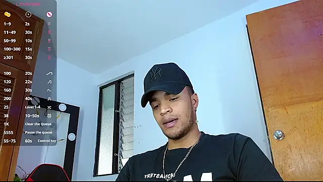 Snapshot of Bigcock_21cm_ chatting on February 25, 2025, 1:50 pm Bigcock 21cm  online show from February 25, 2025, 1:50 pm