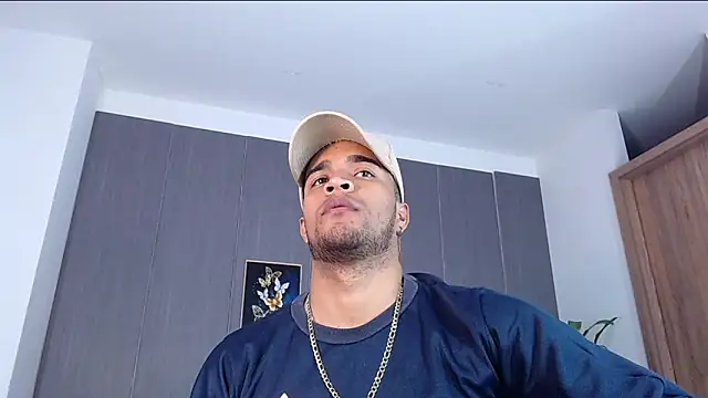 Snapshot of Bigcock_21cm_ chatting on March 14, 2025, 8:17 pm Bigcock 21cm  online show from March 14, 2025, 8:17 pm
