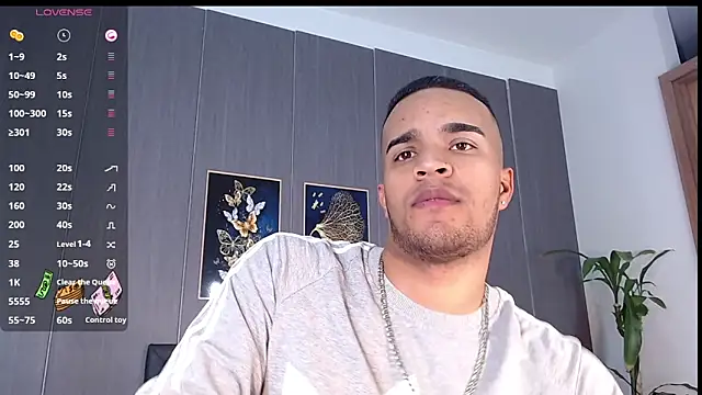 Snapshot of Bigcock_21cm_ chatting on March 18, 2025, 7:53 pm Bigcock 21cm  online show from March 18, 2025, 7:53 pm