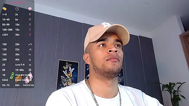 Snapshot of Bigcock_21cm_ chatting on March 20, 2025, 8:08 pm Bigcock 21cm  online show from March 20, 2025, 8:08 pm
