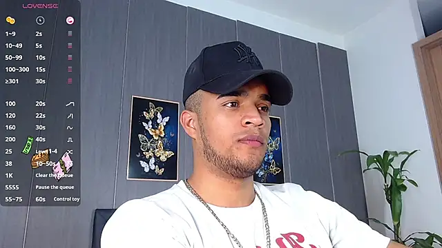 Snapshot of Bigcock_21cm_ chatting on March 22, 2025, 7:42 pm Bigcock 21cm  online show from March 22, 2025, 7:42 pm