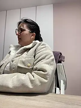 SWEETLILY18 online show from January 7, 2025, 11:16 am