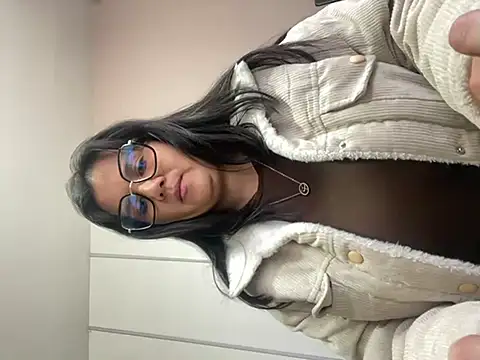 SWEETLILY18 online show from January 30, 2025, 2:25 pm