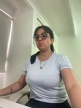 SWEETLILY18 online show from January 31, 2025, 9:16 pm